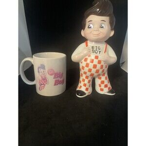 Vintage Bob's Big Boy Plastic Coin Piggy Bank 8" and Coffee Mug